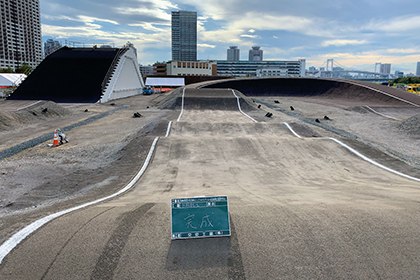 2020オリンピック会場「有明アーバンスポーツパーク」の区画線設置